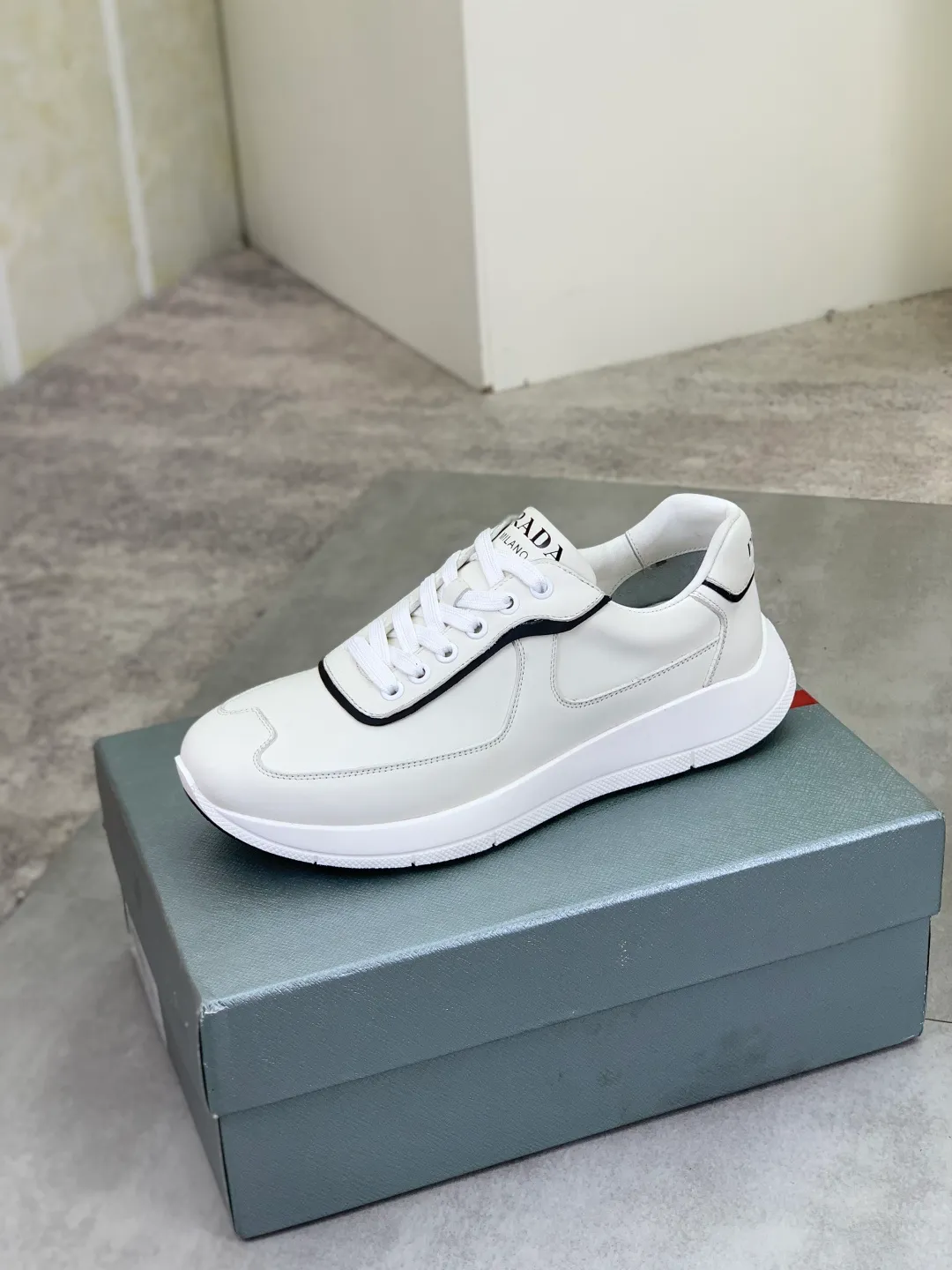 Men's men's shoes💰P600💰【New style】Top quality, classic popular models on the official website, timeless for a century,🆘 The trendy brand (Prada) mainly promotes popular models, avant-garde and versatile fashionable men's shoes, private version molding, cowhide surface splicing 1:1 oil edge processing... fashionable and simple, original imported cowhide interior cowhide feet; the atmosphere and personality are more fashionable, eye-catching and pursuing class. It will subvert old ideas and be a must-have for fashionistas who want to spend time with you! Must keep it! High-end comfort, high-end quality workmanship. Size: 38-44 4️⃣ colors available. full package